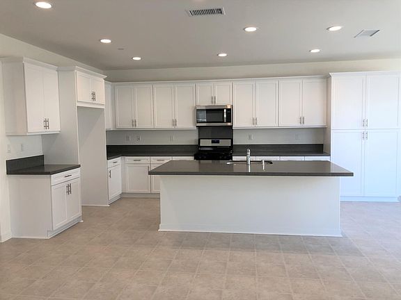 5th image of 4825 Ophelia Ln