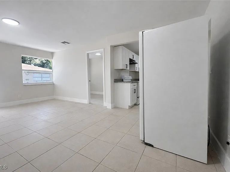 704 Karlov St #704 — Photo 13