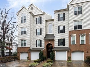 4667 Longstreet Ln APT 105, Alexandria, VA 22311