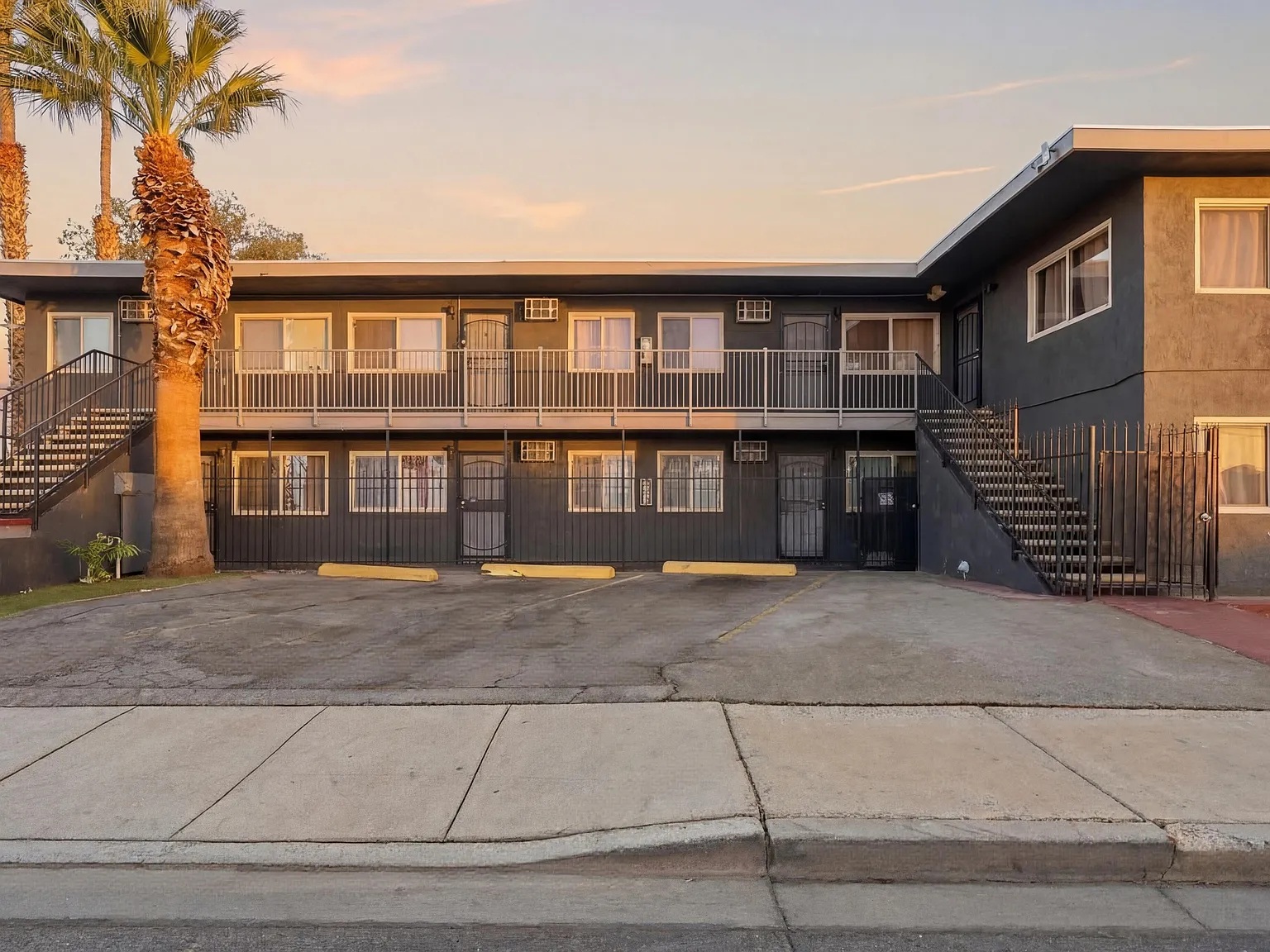 1 bed, 560 sqft, $1,050 — Photo 1