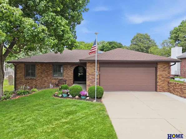 6916 Bernese Blvd, Lincoln, NE 68516