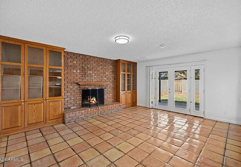 1664 E Del Rio Dr — Photo 9