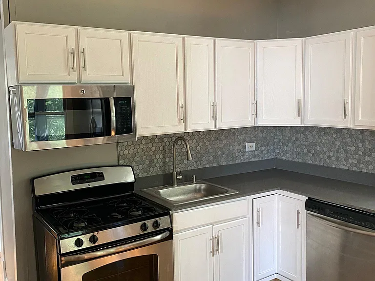8512 S Muskegon Ave #2 — Photo 7