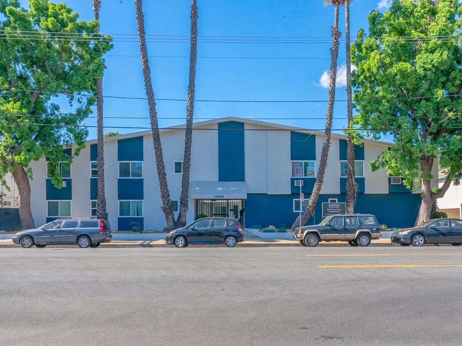 Mid-century LA style in Sherman Oaks! — Photo 2