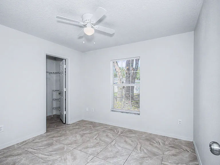 231 Oak Ln — Photo 16