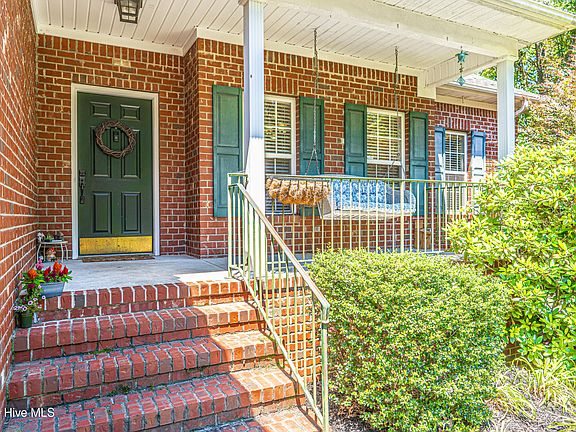5th image of 7 Shamrock Way