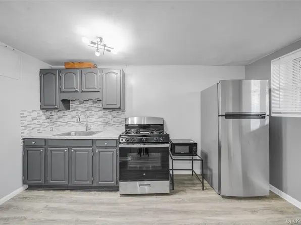 1318 E 58th St #1, Brooklyn, NY 11234