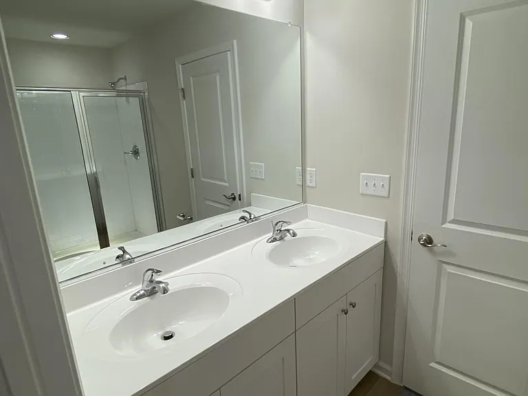 College Park Single Family Homes — Photo 9