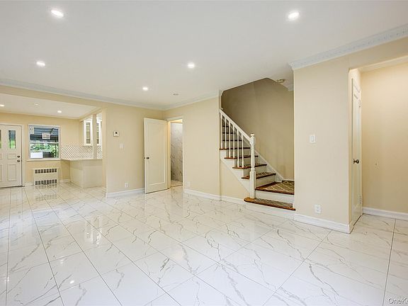 4th image of 164-38 76th Road