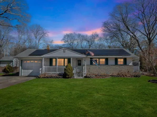 8 Erma Dr, Egg Harbor Township, NJ 08234