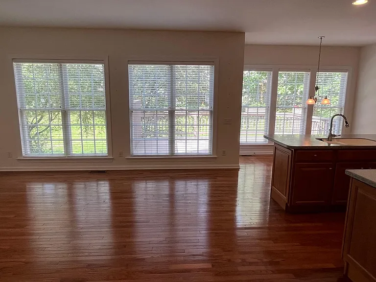 304 Arthur Ct #304 — Photo 23