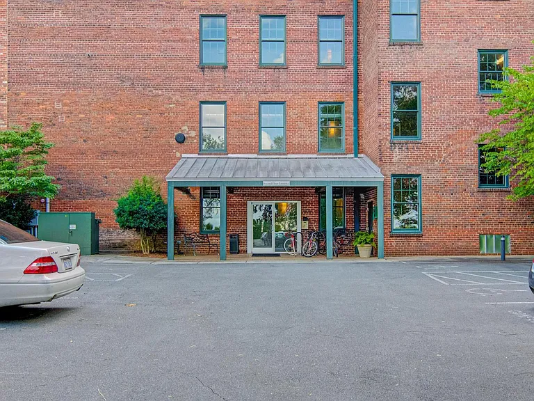 836 Oak St #500 — Photo 35