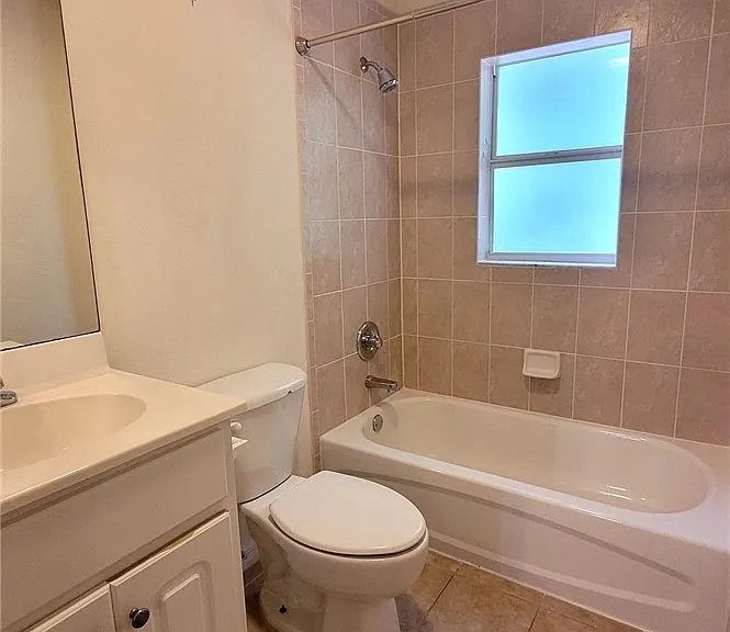 214 Northwood Rd — Photo 9