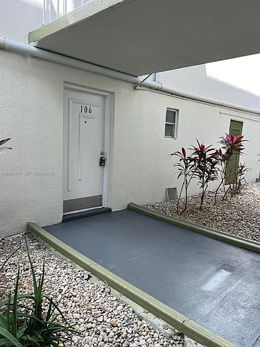 4235 N University Dr #106 Photo 1