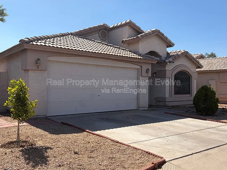 7816 N 54th Ln — Photo 3