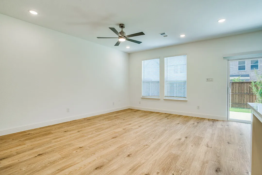 3 bed, 1888 sqft, $2,550 — Photo 4
