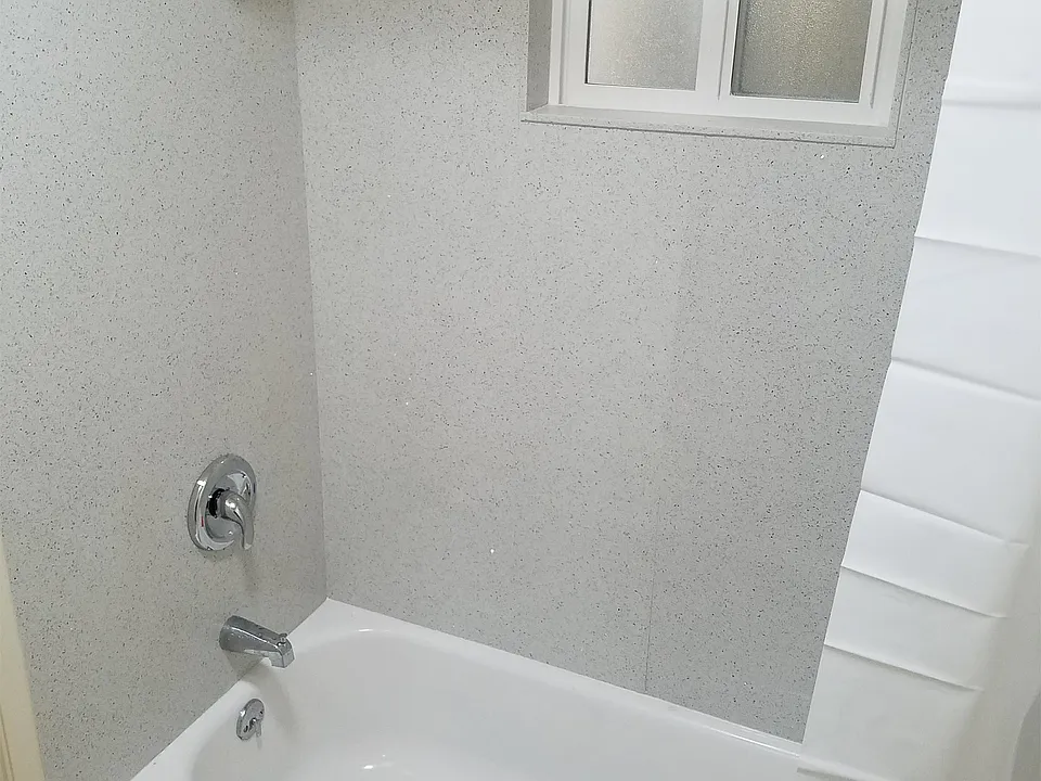 New bathtub & Quartz tub enclosure