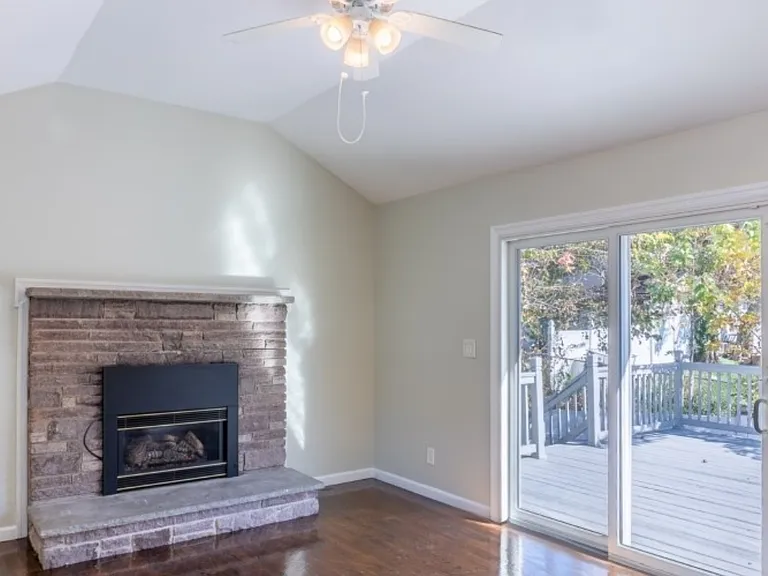 425 Dermody St #6C — Photo 4