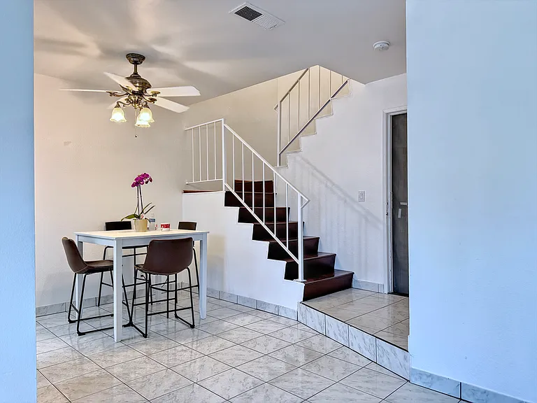 1671 E Kingsley Ave #B — Photo 18