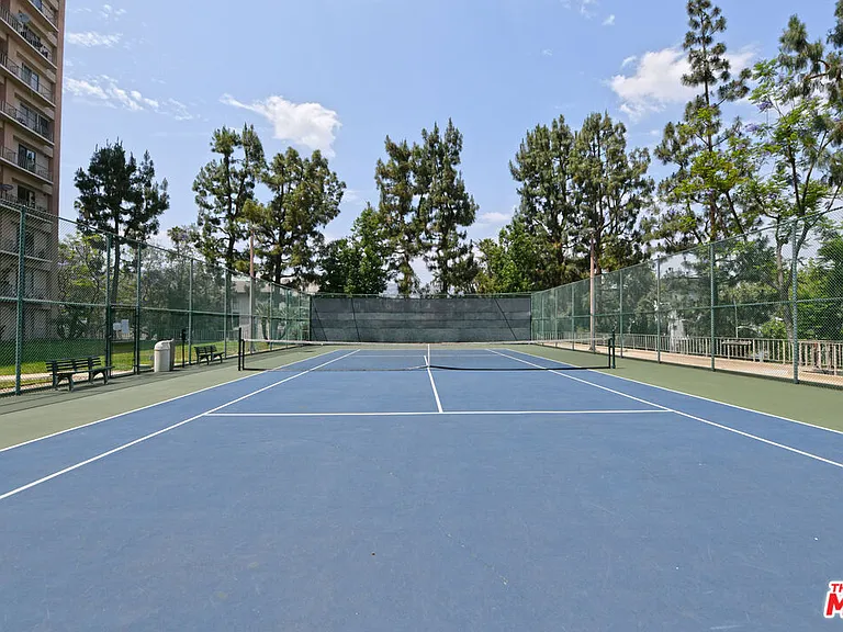 100 S Doheny Dr #424 — Photo 22
