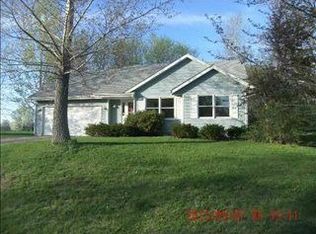 114 King Henry Rd SE, Poplar Grove, IL 61065