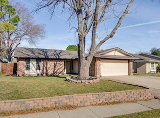 310 E Springdale Ln, Grand Prairie, TX 75052