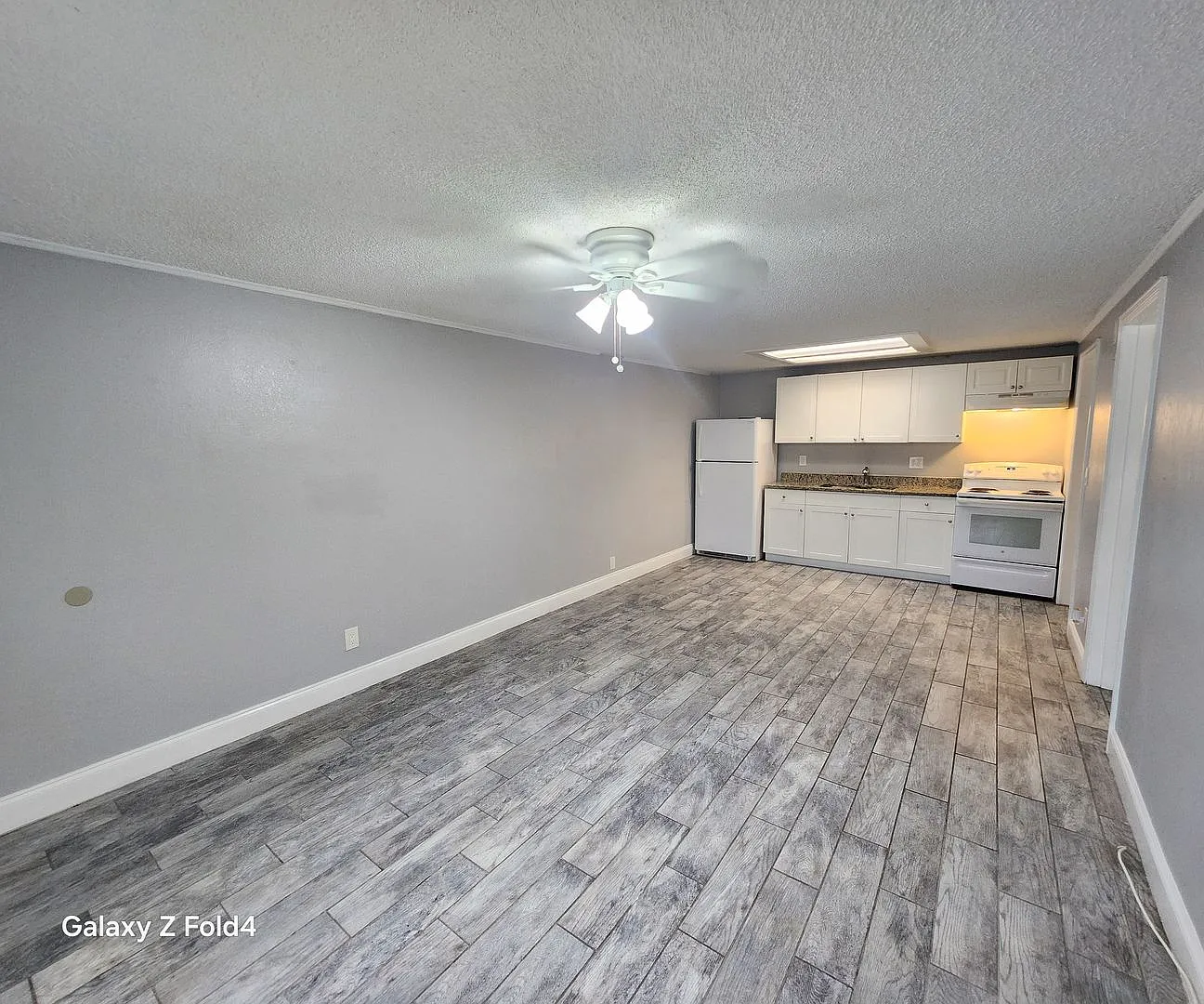 Strawberry Place Apartments — Photo 4