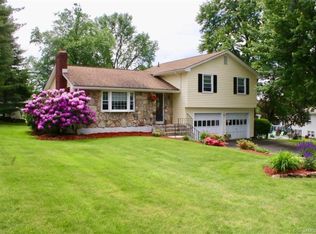 93 Crestridge Dr, Vernon, CT 06066