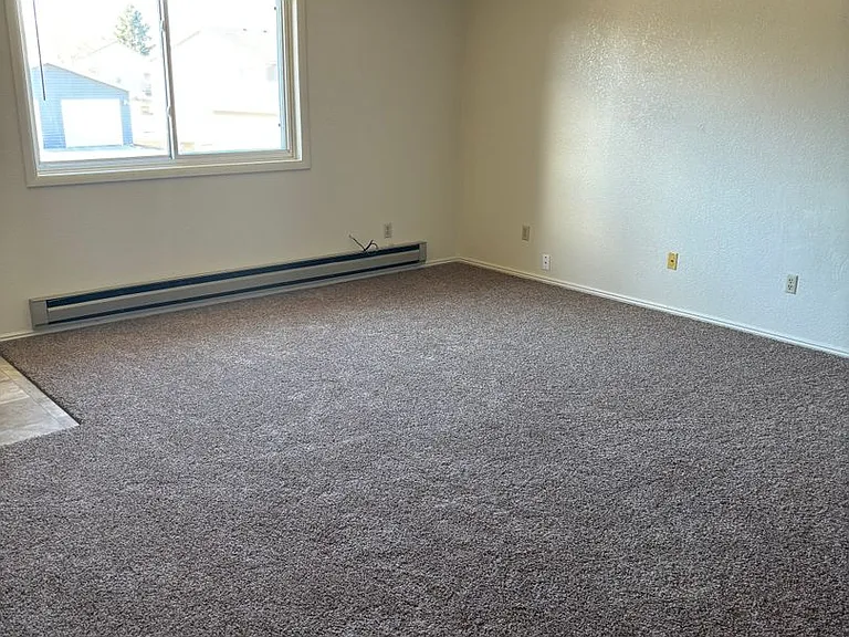 1381 Easy St — Photo 4