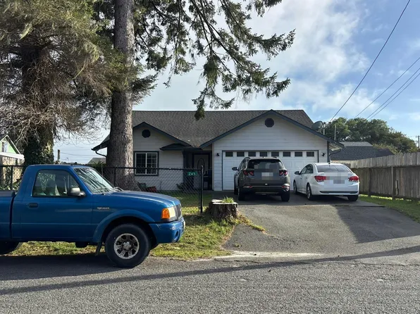 245 Childs Ave, Crescent City, CA 95531