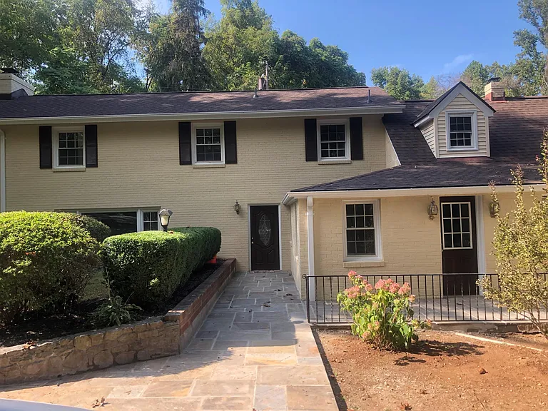 5270 Merry Oaks Rd — Photo 1