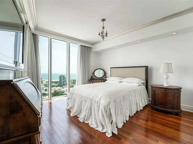 1000 S Pointe Dr #2501 — Photo 30