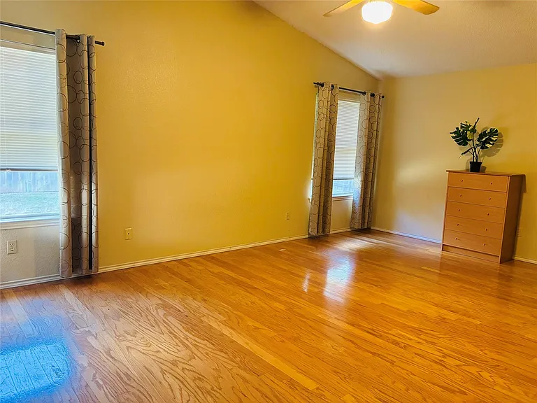 7806 Taranto Dr — Photo 6