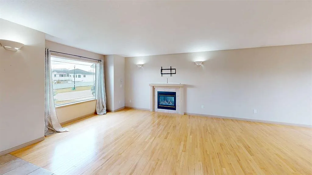 4 bed, 3.0 bath, 1666 sqft, $2,900 — Photo 3