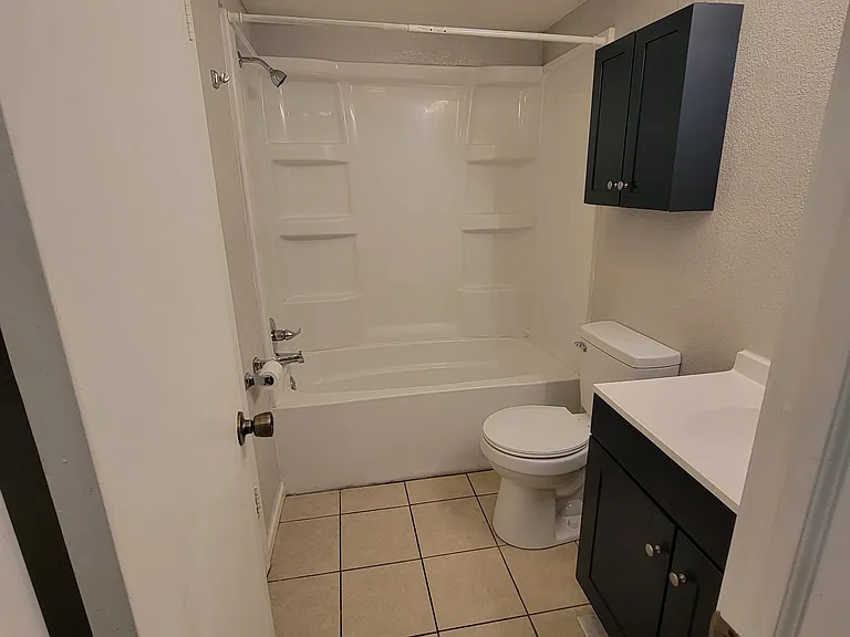 507 W Westview St #5 — Photo 17