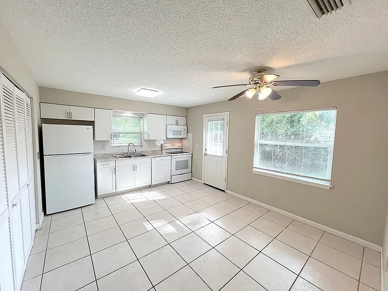 2 Plateau Ln — Photo 8