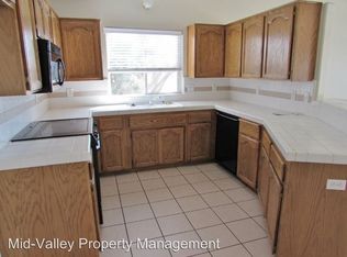1846 E Harter Ct, Visalia, CA 93292