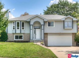 1827 N 103rd Ave, Omaha, NE 68114