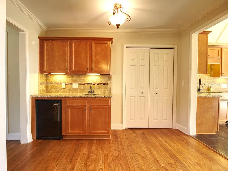 2220 Lenox Rd NE — Photo 8