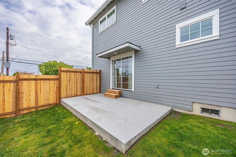 4th image of 2912 K Avenue