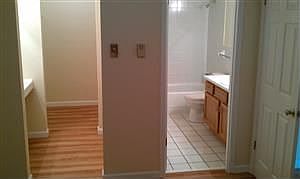 2nd image of 2408 Laclede Station Rd APT 5