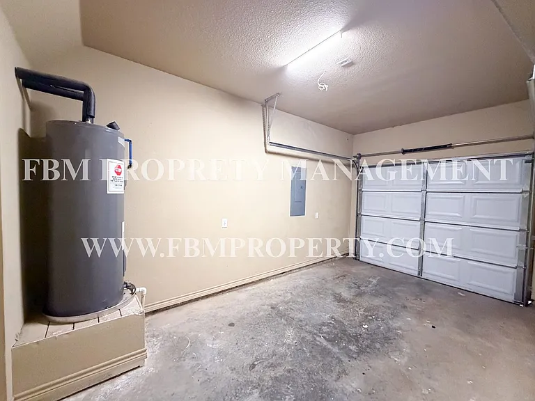 472 Pecan Hollow St — Photo 20