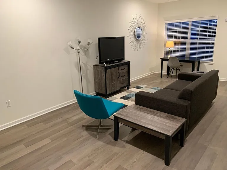 Towne Center Apartments — Photo 37
