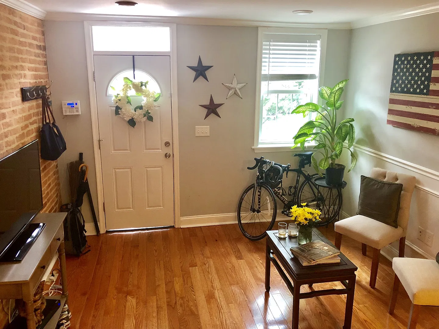Charming 2BD/2.5BA Townhome in Upper Fells Point ~ Two Blocks from Fells Waterfront! — Photo 3