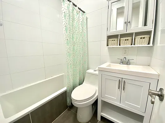 Rented by Lang Realty LLC | media 23