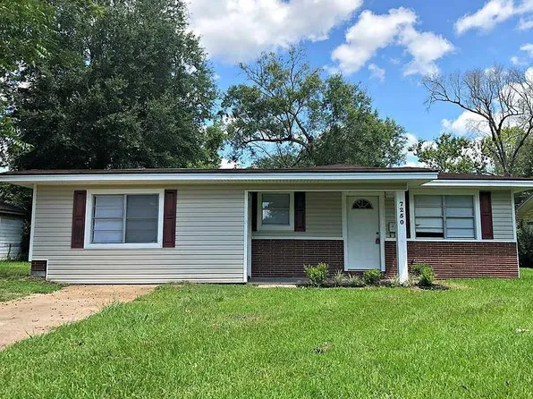 7250 Click Dr, Beaumont, TX 77708
