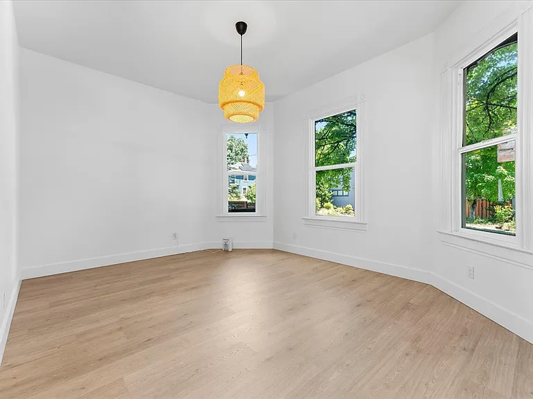 4535 NE Cleveland Ave — Photo 4