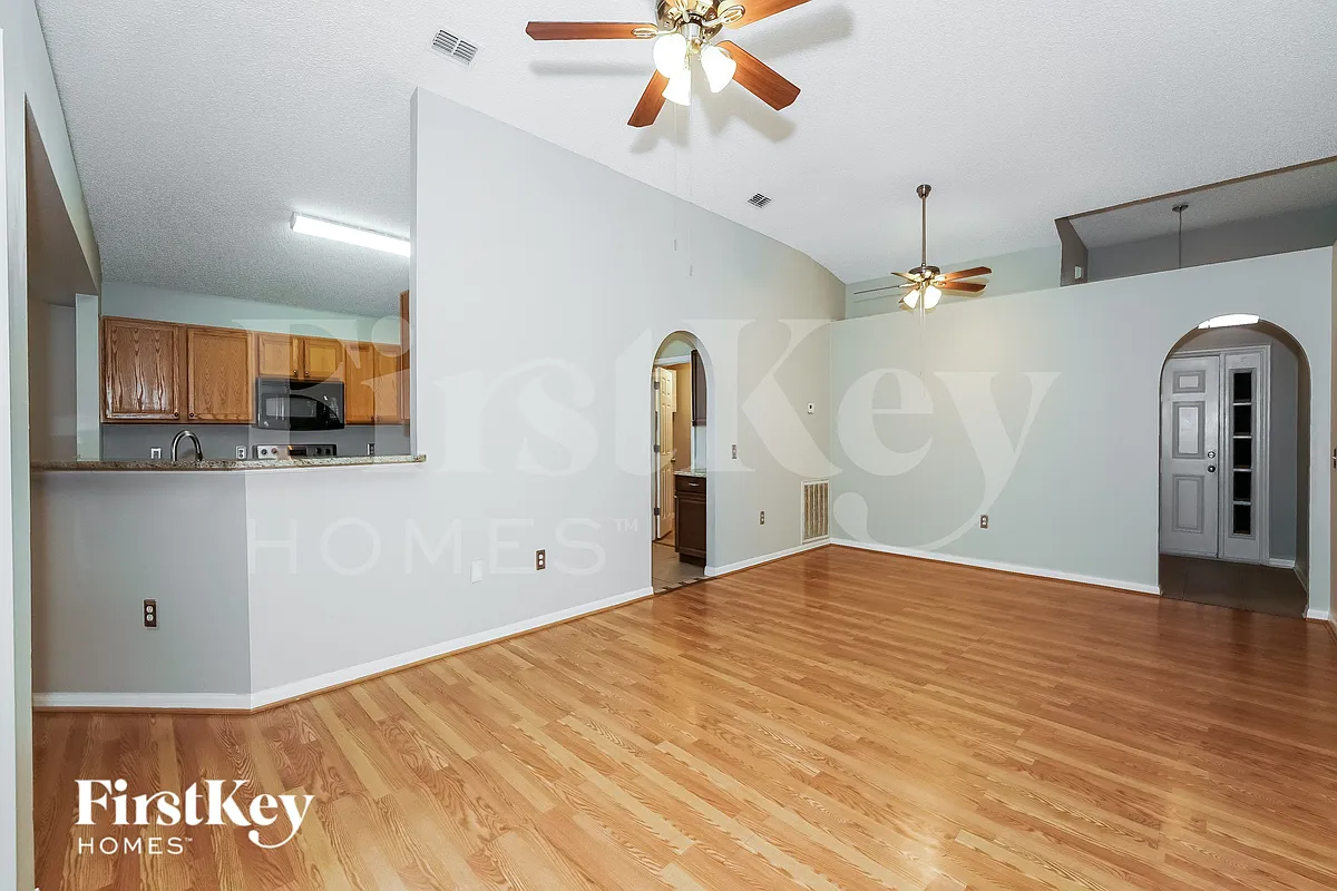 Building Photo - 365 Fordham St
