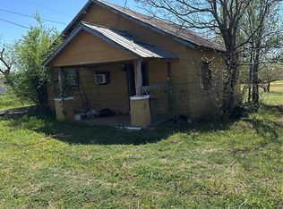 806 S Schley Ave, Leedey, OK 73654