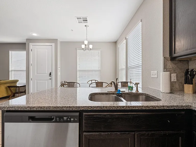 2215 Katy Ln #C — Photo 16